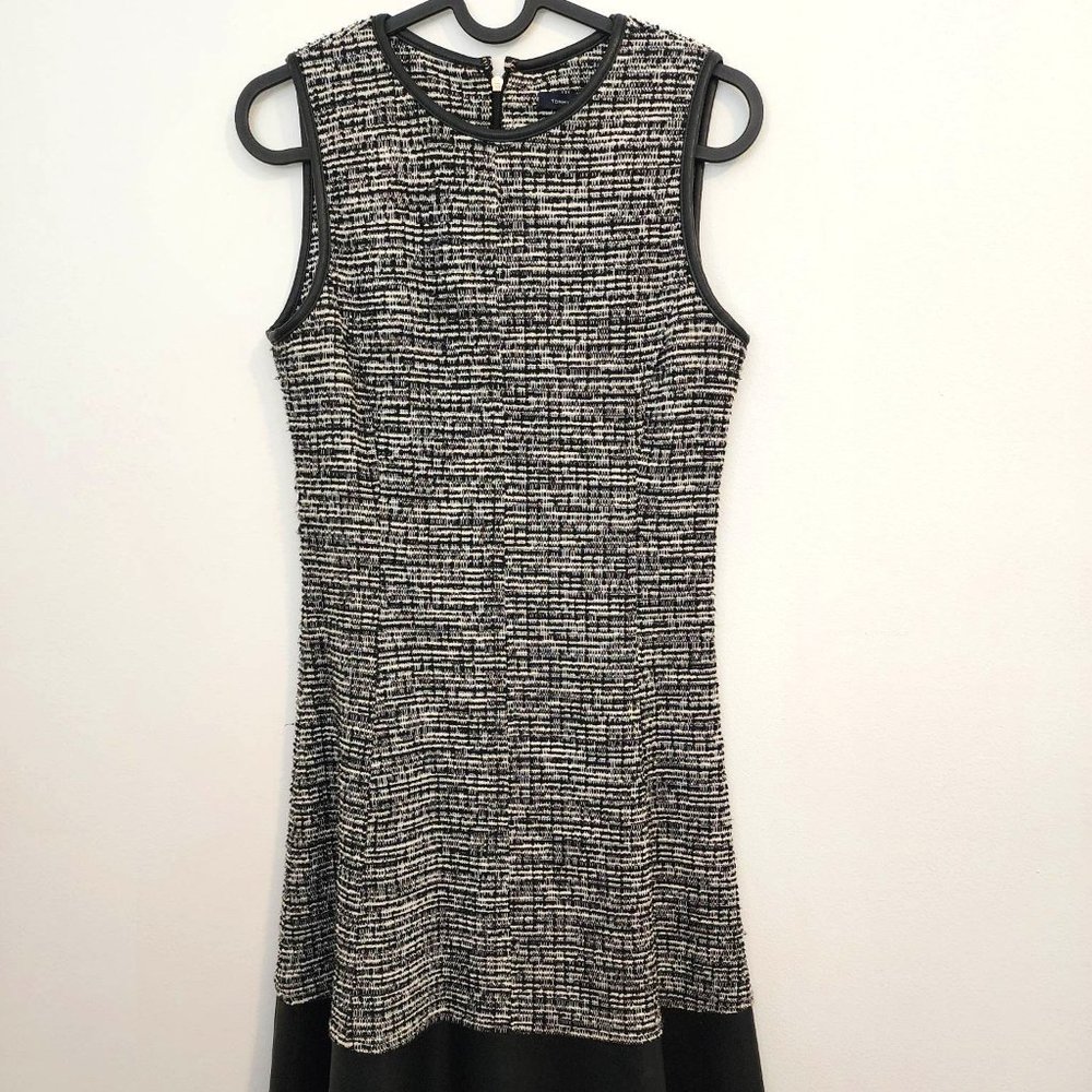 Tommy Hillfigger dress: Simple, elegant, black and white, below the knee length